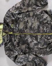 Veste légere jurassic Park 6 ans 