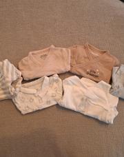 Lot bodys longues manches 0-1 mois,obaibi et kiabi 