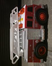 Petit camion de pompiers son et lumière 