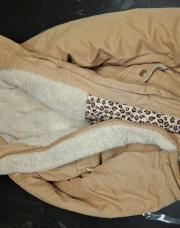 Veste fille chaude avec fourur a l’intérieur  sur le dessus du corps et de la capuche, TAO, 14 ans