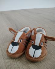 Pantoufles tape à l'oeil pointure 24-25