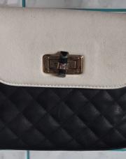 Sac bandoulière noir et blanc