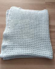 Couverture crochet bleu ciel