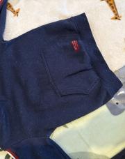 Pull avec ligne rouge et blanc 5 ans 