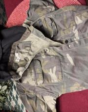 Chemise militaire Zara capuche noir T6 ans 