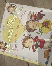 Livre - Zoé est trop sur les écrans 