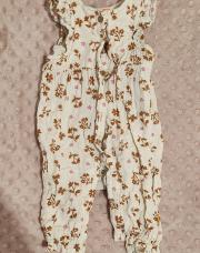 Salopette à fleurs Hema 1 mois