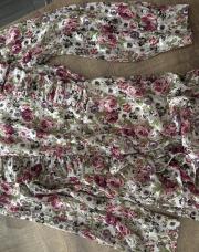 Robe blanche et fleurs rose neuve S/M 