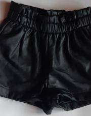 Short noir simili  4 ans