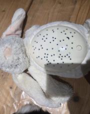 Veilleuse Projecteur peluche Lapin à LED - Atmosphera - 1 Veilleuse Projecteur peluche Lapin à LED - Atmosphera - 2 Veilleuse Projecteur peluche Lapin à LED - Atmosphera - 3 Veilleuse Projecteur peluche Lapin à LED - Atmosphera - 4 ATMOSPHERA Veilleuse Pr