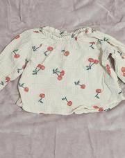 Blouse cerises Hema 1 mois
