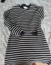 Robe lignee blanc et noir taille 12..13ans