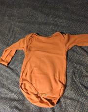 Body longues manches rose foncé 74/80 cm