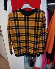 Pull jaune et noir 