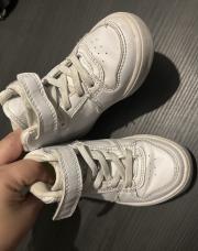 Basket blanche pointure 23-24