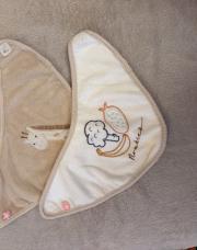 Lot 2 bavoirs Noukies naissance 