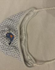 Bonnet bébé 44cm Orchestra blanc bleu motif oiseau