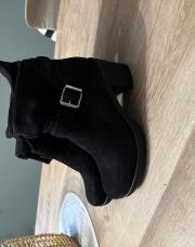 Bottes à talons neuve 40