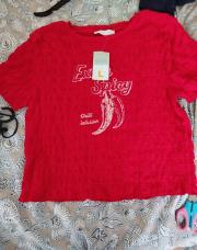 Tsrt rouge et blanc taille L neuve