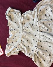 Robe ZARA 9-12 MOIS (légère tache à gauche ) 