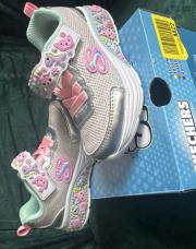 Basket Skechers T23 argentée et rose Fille