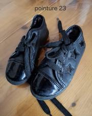 Chaussures à lacet noir pointure 23
