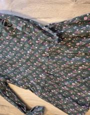 Robe kaki fleur tao 6 ans neuve!