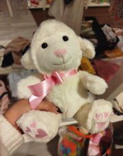 Peluche mouton noeud rose 