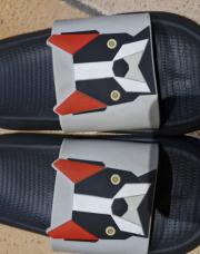 Pantoufles  chien noire et grise P30/31