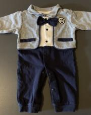 Tenue costume avec noeud papillon