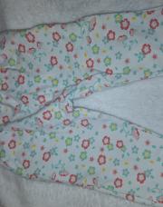 Pantalon blanc fleurs pommette 9m