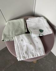 Lot de trois tétras neuf 