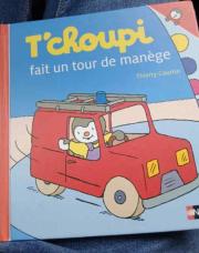 T'choupi fait un tour de manège 