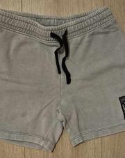 Short gris clair H&M taille 5/6ans