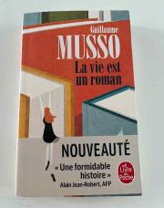 Livre la vie est un roman 