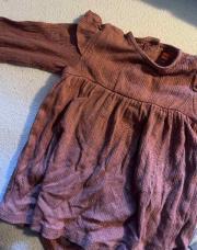 Robe rose foncé hema avec culotte 74