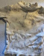 Sous pull blanc fleurs roses kiabi 6 mois 