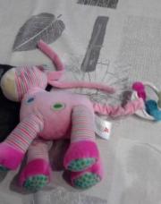 peluche musical rose