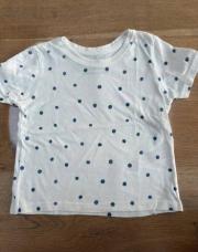 T shirt blanc à pois bleu 