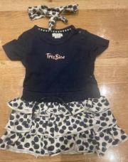 Robe à pois bleu et bandeau 