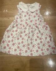 Robe blanche et rouge col Claudine 