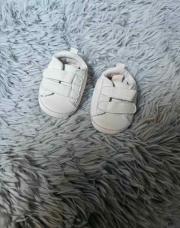 Chaussures Bébé blanches roses scratch , taille 0-3 mois
