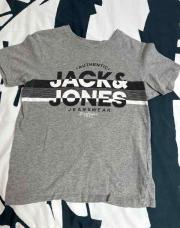 Teeshirt jack gris chiné abîmé 12A 