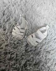 Chaussures Bébé kiabi, sandalettes blanches