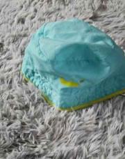 Chapeau Bébé bleu clair vert fluo