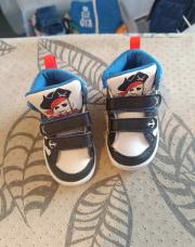 Basket adidas pirate P18