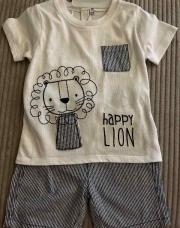 Ensemble short/t-shirt neuf lion 23M