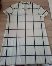 Robe blanche à carreaux noir 