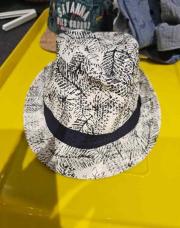 Chapeau bleu blanc