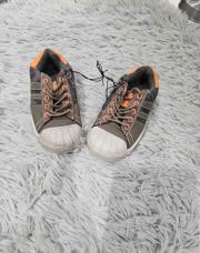Baskets brunes oranges NEUVES
